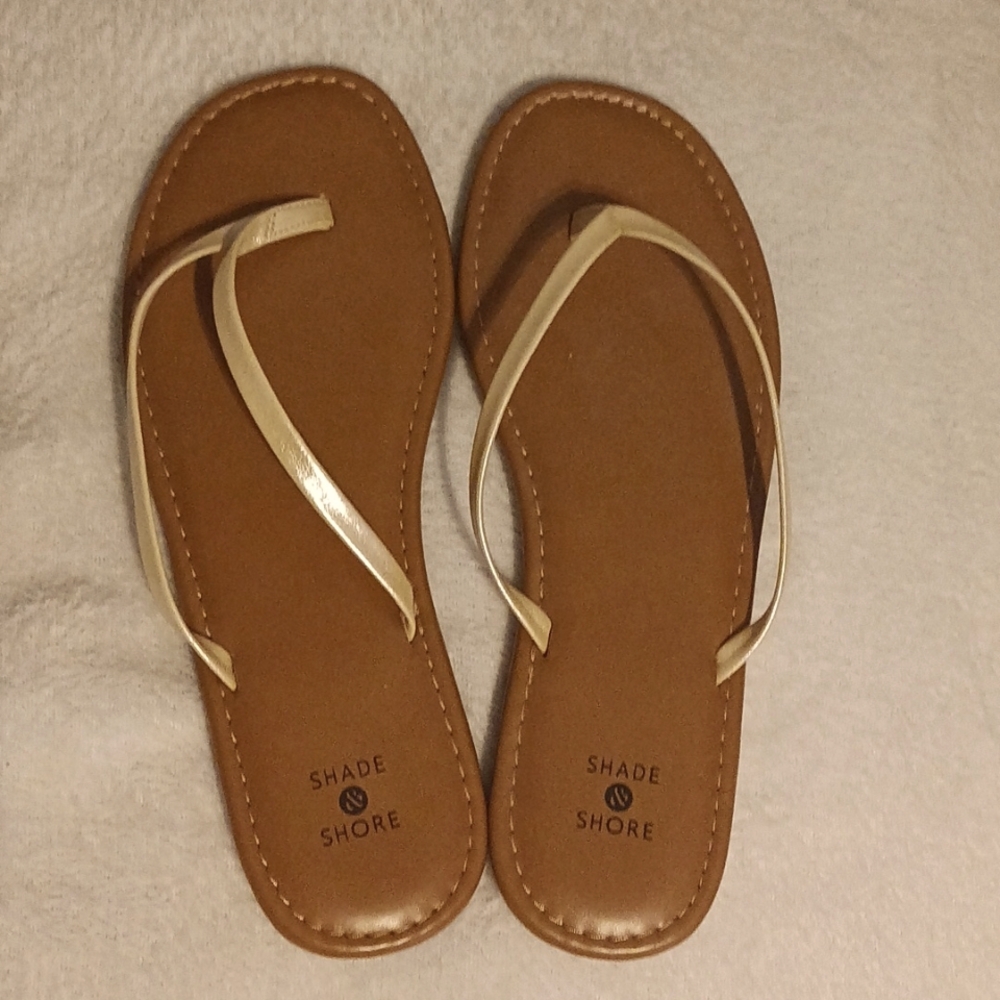 Shade and Shore flip flops
